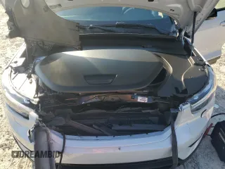 2022 Volvo XC40 Twin Plus z VIN YV4ED3UR3N2640345, wystawiony jako Copart lot #74648914 z przebiegiem 11 863 mil mil oraz Szkoda całkowita • Salvage title. Historia ofert i sprzedaży dostępna na DreamBid. Obrazek 12.