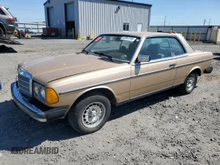 1985 Mercedes-Benz 300 z VIN WDBAB53A6FA202200, wystawiony jako Copart lot #60064145 z przebiegiem 202 868 mil mil oraz Czysty tytuł • Clean title. Historia ofert i sprzedaży dostępna na DreamBid. Obrazek 1.