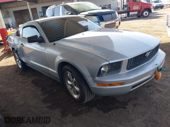 2007 Ford Mustang Deluxe with VIN 1ZVFT80N475199141, listed as a IAAI auction lot 41979242 with 243,967 mi miles and . Bid and sale history available at carsss.com. Image 1.