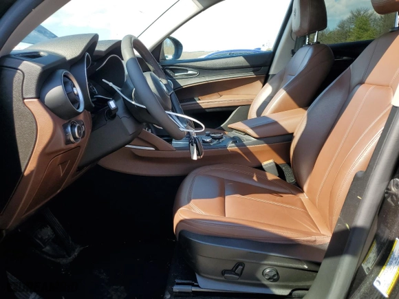 2018 Alfa Romeo Stelvio with VIN ZASFAKANXJ7B90662, listed as a Copart auction lot 49987745 with 34,358 mi miles and Salvage Title. Bid and sale history available at carsss.com. Image 7.