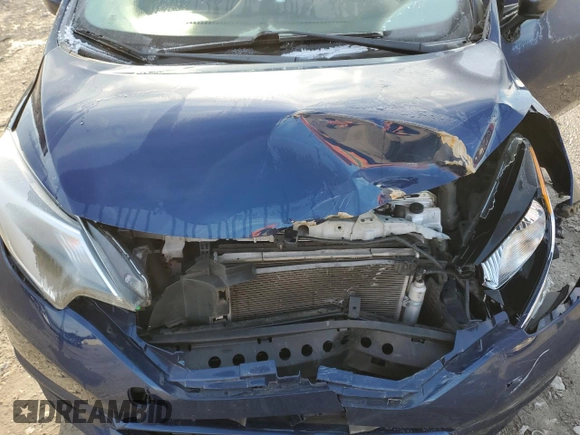2018 Nissan Note SV z VIN 3N1CE2CP3JL361376, wystawiony jako Copart lot #45327995 z przebiegiem 115 907 mil mil oraz Szkoda całkowita • Salvage title. Historia ofert i sprzedaży dostępna na DreamBid. Obrazek 13.