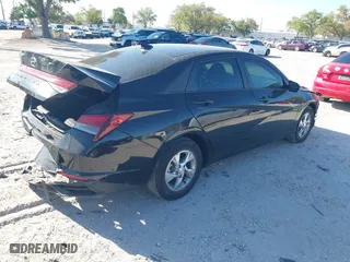 2021 Hyundai Elantra SE with VIN KMHLL4AG1MU123565, listed as a IAAI auction lot 41807345 with 57,240 mi miles. Bid and sale history available at carsss.com. Image 4.
