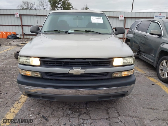 2002 Chevrolet Silverado 1500 LS with VIN 1GCEC19W12Z120303, listed as a IAAI auction lot 41269996 with 185,809 mi miles. Bid and sale history available at carsss.com. Image 12.
