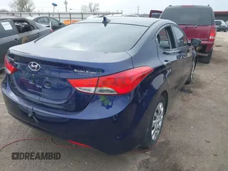 2013 Hyundai Elantra GLS z VIN 5NPDH4AE7DH161174, wystawiony jako IAAI lot #41785607 z przebiegiem 166 483 mil mil oraz . Historia ofert i sprzedaży dostępna na DreamBid. Obrazek 4.