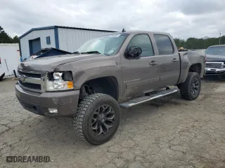 2007 Chevrolet Silverado 1500 LTZ with VIN 2GCEC13J071707945, listed as a Copart auction lot 43600885 with 209,467 mi miles and Salvage Title. Bid and sale history available at carsss.com. Image 1.