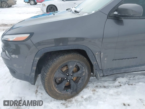 2017 Jeep Cherokee High Altitude z VIN 1C4PJMDS5HW632810, wystawiony jako IAAI lot #41627330 z przebiegiem 123 927 mil mil oraz . Historia ofert i sprzedaży dostępna na DreamBid. Obrazek 6.