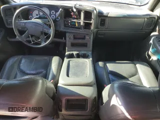 2003 Chevrolet Silverado SS z VIN 2GCEK19N531270435, wystawiony jako Copart lot #76632764 z przebiegiem 200 234 mil mil oraz Szkody całkowita. Historia ofert i sprzedaży dostępna na DreamBid. Obrazek 8.
