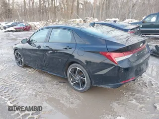 2023 Hyundai Elantra N Line z VIN KMHLR4AF9PU526879, wystawiony jako IAAI lot #41640771 z przebiegiem 51 446 mil mil oraz . Historia ofert i sprzedaży dostępna na DreamBid. Obrazek 3.
