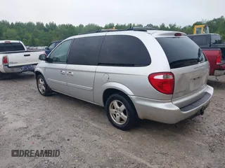 2005 Dodge Caravan SXT z VIN 2D4GP44L75R158888, wystawiony jako IAAI lot #42103360 z przebiegiem 176 650 mil mil oraz . Historia ofert i sprzedaży dostępna na DreamBid. Obrazek 3.