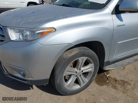 2013 Toyota Highlander Limited with VIN 5TDYK3EH1DS127940, listed as a IAAI auction lot 41826678 with 1 mi miles. Bid and sale history available at carsss.com. Image 20.