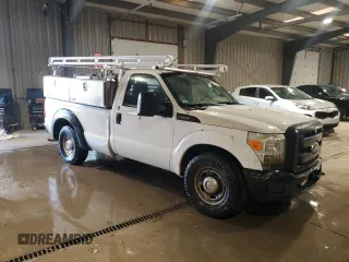 2011 Ford F-250 XL z VIN 1FTBF2A60BEA25184, wystawiony jako Copart lot #57188685 z przebiegiem 141 663 mil mil oraz Czysty tytuł • Clean title. Historia ofert i sprzedaży dostępna na DreamBid. Obrazek 4.