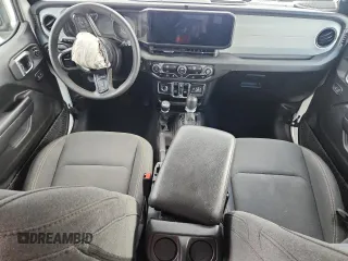 2024 Jeep Wrangler Sport S z VIN 1C4PJXDN1RW273839, wystawiony jako Copart lot #63295995 z przebiegiem Nie podano mil oraz Nie do naprawy • Non repairable. Historia ofert i sprzedaży dostępna na DreamBid. Obrazek 8.