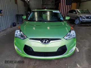 2012 Hyundai Veloster w/Black Int с VIN KMHTC6AD4CU044035, выставлен на аукционе Copart как лот 58576475 с пробегом 100 667 миль миль и Списание • Salvage title. История ставок и продаж доступна на DreamBid. Изображение 5.