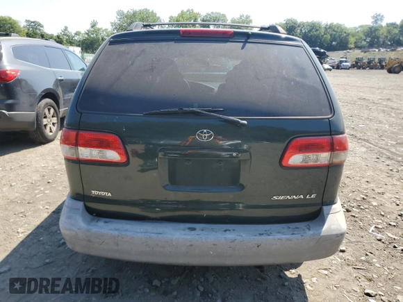 2002 Toyota Sienna LE with VIN 4T3ZF13C22U497939, listed as a Copart auction lot 68637814 with 138,716 mi miles and Clean Title. Bid and sale history available at carsss.com. Image 6.