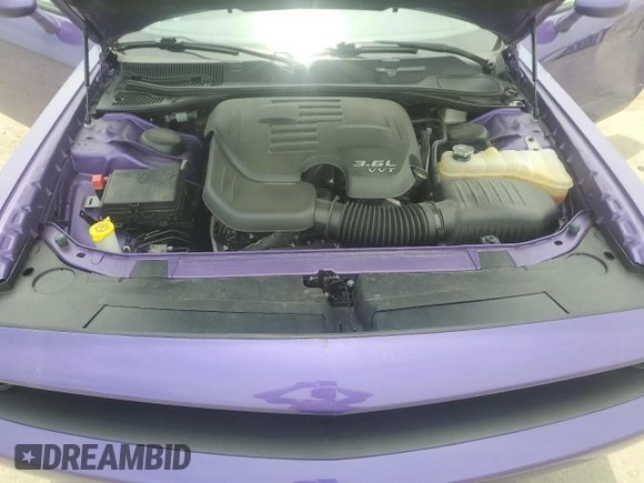 2019 Dodge Challenger SXT z VIN 2C3CDZAGXKH716960, wystawiony jako Copart lot #57473655 z przebiegiem 64 293 mil mil oraz Szkoda całkowita • Salvage title. Historia ofert i sprzedaży dostępna na DreamBid. Obrazek 11.