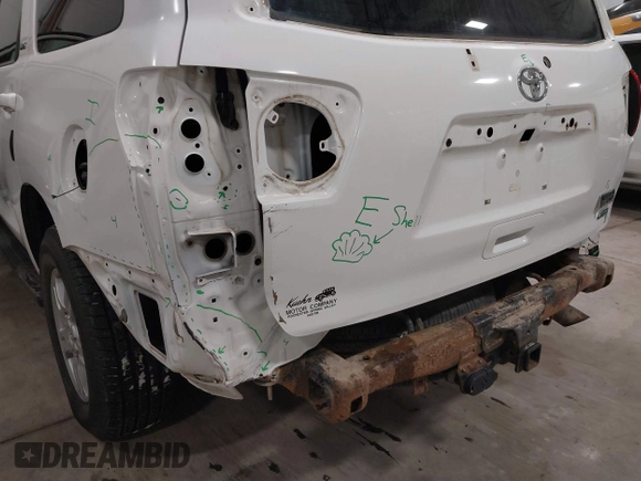 2011 Toyota Sequoia SR5 with VIN 5TDBW5G19BS053203, listed as a IAAI auction lot 41333906 with 240,845 mi miles. Bid and sale history available at carsss.com. Image 6.