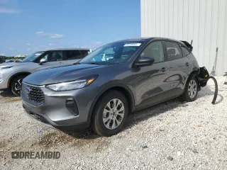2025 Ford Escape Active z VIN 1FMCU0GN5SUA41752, wystawiony jako Copart lot #55056405 z przebiegiem 6766 mil mil oraz Czysty tytuł • Clean title. Historia ofert i sprzedaży dostępna na DreamBid. Obrazek 1.