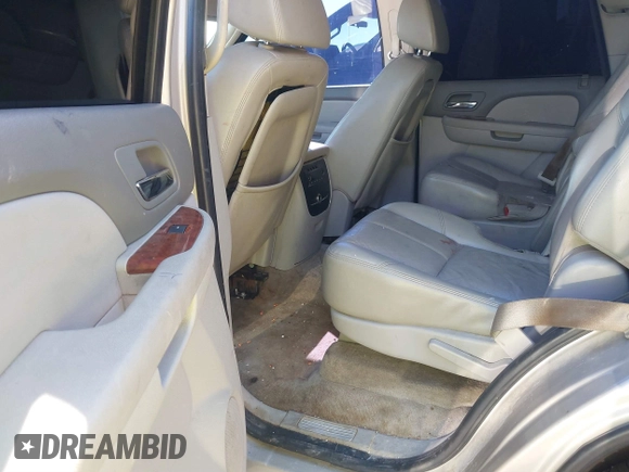 2007 Chevrolet Tahoe LT z VIN 1GNFC13077R105182, wystawiony jako IAAI lot #41649825 z przebiegiem Nie podano mil oraz . Historia ofert i sprzedaży dostępna na DreamBid. Obrazek 8.