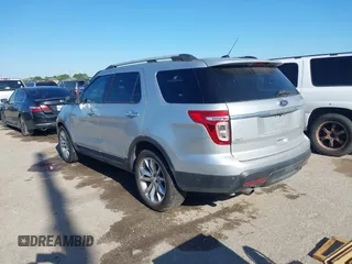 2014 Ford Explorer XLT with VIN 1FM5K7D81EGA74577, listed as a IAAI auction lot 41970759 with 194,847 mi miles. Bid and sale history available at carsss.com. Image 3.