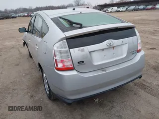 2008 Toyota Prius with VIN JTDKB20U283447960, listed as a IAAI auction lot 40956667 with 113,116 mi miles. Bid and sale history available at carsss.com. Image 3.