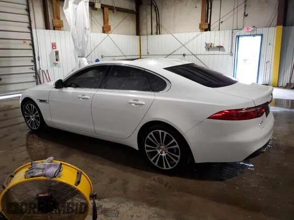 2016 Jaguar XF 35t Prestige with VIN SAJBK4BV7GCY15017, listed as a Copart auction lot 69323894 with 40,113 mi miles and Salvage Title. Bid and sale history available at carsss.com. Image 2.