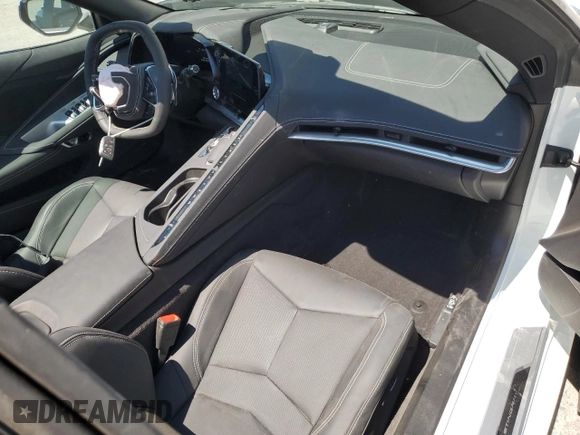 2025 Chevrolet Corvette 1LT with VIN 1G1YA3D41S5109063, listed as a Copart auction lot 53582085 with 686 mi miles and Salvage title. Bid and sale history available at DreamBid. Image 8.
