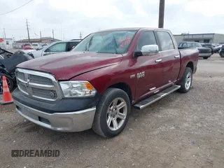 2018 Ram 1500 Lone Star Silver z VIN 1C6RR6LT8JS207867, wystawiony jako IAAI lot #42080668 z przebiegiem 174 578 mil mil oraz . Historia ofert i sprzedaży dostępna na DreamBid. Obrazek 17.