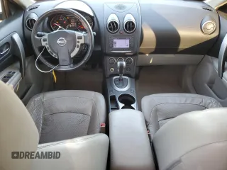 2011 Nissan Rogue SV z VIN JN8AS5MV4BW273321, wystawiony jako Copart lot #42253855 z przebiegiem 130 241 mil mil oraz Szkoda całkowita • Salvage title. Historia ofert i sprzedaży dostępna na DreamBid. Obrazek 8.