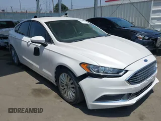 2020 Ford Fusion SE z VIN 3FA6P0LU9LR227928, wystawiony jako IAAI lot #42445186 z przebiegiem 59 431 mil mil oraz . Historia ofert i sprzedaży dostępna na DreamBid. Obrazek 1.
