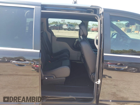 2019 Dodge Grand Caravan SXT with VIN 2C4RDGCG5KR739144, listed as a IAAI auction lot 42175888 with 43,577 mi miles and . Bid and sale history available at DreamBid. Image 8.