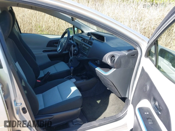 2013 Toyota Prius One with VIN JTDKDTB30D1047034, listed as a IAAI auction lot 42143557 with 186,866 mi miles. Bid and sale history available at carsss.com. Image 5.