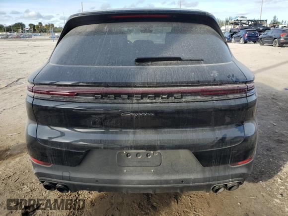 2024 Porsche Cayenne with VIN WP1AA2AY9RDA07583, listed as a Copart auction lot 84632814 with 5,260 mi miles and Salvage title. Bid and sale history available at DreamBid. Image 6.