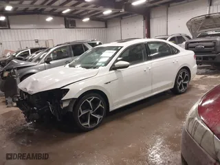 2020 Volkswagen Passat 2.0T R-Line with VIN 1VWMA7A37LC021086, listed as a IAAI auction lot 41290058 with 71,555 mi miles. Bid and sale history available at carsss.com. Image 17.
