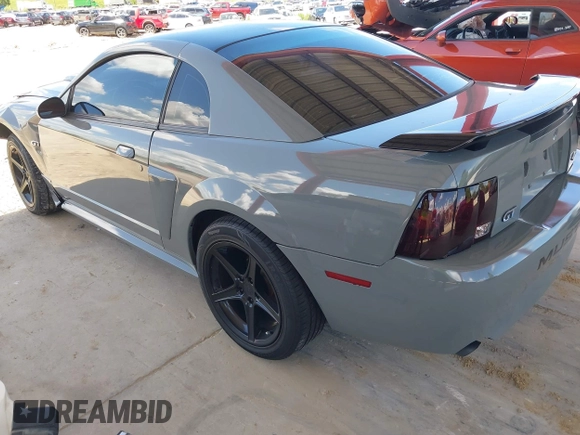 2002 Ford Mustang GT Deluxe с VIN 1FAFP42X32F139617, выставлен на аукционе IAAI как лот 42595295 с пробегом 117 587 миль миль и . История ставок и продаж доступна на DreamBid. Изображение 3.