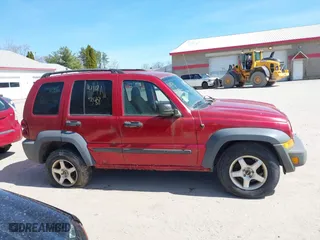 2007 Jeep Liberty Sport with VIN 1J4GL48K67W646261, listed as a IAAI auction lot 41913458 with 204,553 mi miles. Bid and sale history available at carsss.com. Image 13.