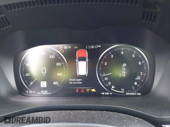 2019 Volvo XC60 Momentum with VIN LYV102RK3KB219321, listed as a IAAI auction lot 41601803 with 42,740 mi miles and . Bid and sale history available at DreamBid. Image 7.
