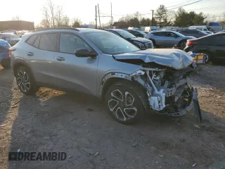 2025 Chevrolet Trax 2RS with VIN KL77LJEP8SC069258, listed as a Copart auction lot 47516225 with 4,974 mi miles and Salvage Title. Bid and sale history available at carsss.com. Image 4.