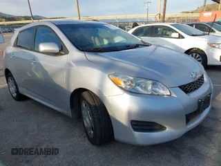 2011 Toyota Matrix z VIN 2T1KU4EE9BC562237, wystawiony jako IAAI lot #41882972 z przebiegiem 103 814 mil mil oraz . Historia ofert i sprzedaży dostępna na DreamBid. Obrazek 1.