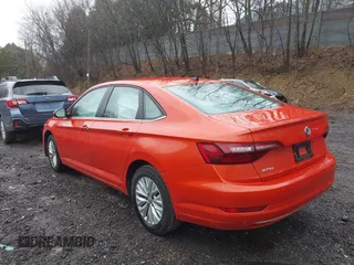 2020 Volkswagen Jetta S z VIN 3VWCB7BU1LM047424, wystawiony jako IAAI lot #41989854 z przebiegiem 36 020 mil mil oraz . Historia ofert i sprzedaży dostępna na DreamBid. Obrazek 3.
