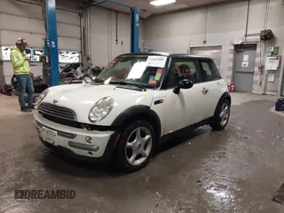 2004 MINI Hardtop with VIN WMWRC33404TC48963, listed as a IAAI auction lot 41661909 with 182,532 mi miles and . Bid and sale history available at DreamBid. Image 17.