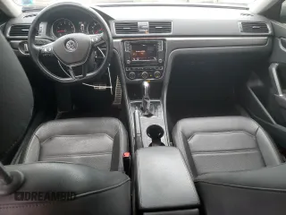 2018 Volkswagen Passat S z VIN 1VWAA7A31JC030768, wystawiony jako Copart lot #57269045 z przebiegiem 88 287 mil mil oraz Szkoda całkowita • Salvage title. Historia ofert i sprzedaży dostępna na DreamBid. Obrazek 8.