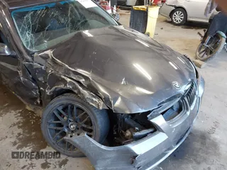 2006 BMW 3 Series 325i z VIN WBAVB13526PT07955, wystawiony jako IAAI lot #42401872 z przebiegiem Nie podano mil oraz . Historia ofert i sprzedaży dostępna na DreamBid. Obrazek 6.