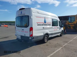 2018 Ford Transit Cargo with VIN 1FTBW3XG8JKA67561, listed as a IAAI auction lot 41997562 with 125,072 mi miles. Bid and sale history available at carsss.com. Image 4.