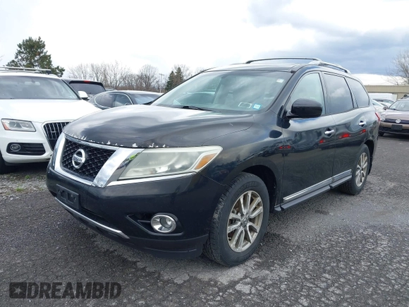 2013 Nissan Pathfinder SV with VIN 5N1AR2MM3DC617315, listed as a IAAI auction lot 42047502 with 197,435 mi miles. Bid and sale history available at carsss.com. Image 2.