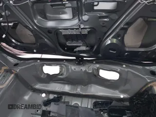 2017 Toyota RAV4 LE z VIN JTMZFREVXHJ107299, wystawiony jako IAAI lot #42422033 z przebiegiem 56 687 mil mil oraz . Historia ofert i sprzedaży dostępna na DreamBid. Obrazek 18.
