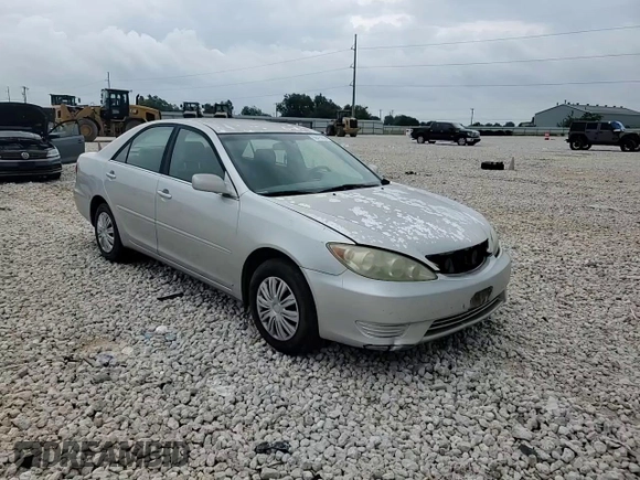 2006 Toyota Camry STD z VIN 4T1BE32K76U689932, wystawiony jako Copart lot #59475865 z przebiegiem 328 346 mil mil oraz Szkoda całkowita • Salvage title. Historia ofert i sprzedaży dostępna na DreamBid. Obrazek 13.