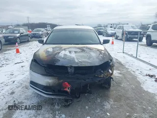 2015 Volkswagen Jetta S с VIN 3VW2K7AJ0FM355000, выставлен на аукционе IAAI как лот 41504511 с пробегом Не указан миль и . История ставок и продаж доступна на DreamBid. Изображение 6.
