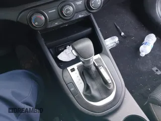 2020 Kia Forte LXS z VIN 3KPF24AD1LE170599, wystawiony jako IAAI lot #41692301 z przebiegiem 60 980 mil mil oraz . Historia ofert i sprzedaży dostępna na DreamBid. Obrazek 11.