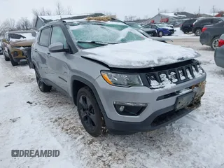 2019 Jeep Compass Latitude with VIN 3C4NJDBBXKT840382, listed as a IAAI auction lot 41592991 with 1 mi miles. Bid and sale history available at carsss.com. Image 1.