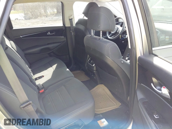 2017 Kia Sorento LX with VIN 5XYPG4A3XHG297598, listed as a IAAI auction lot 42029607 with 104,157 mi miles. Bid and sale history available at carsss.com. Image 8.